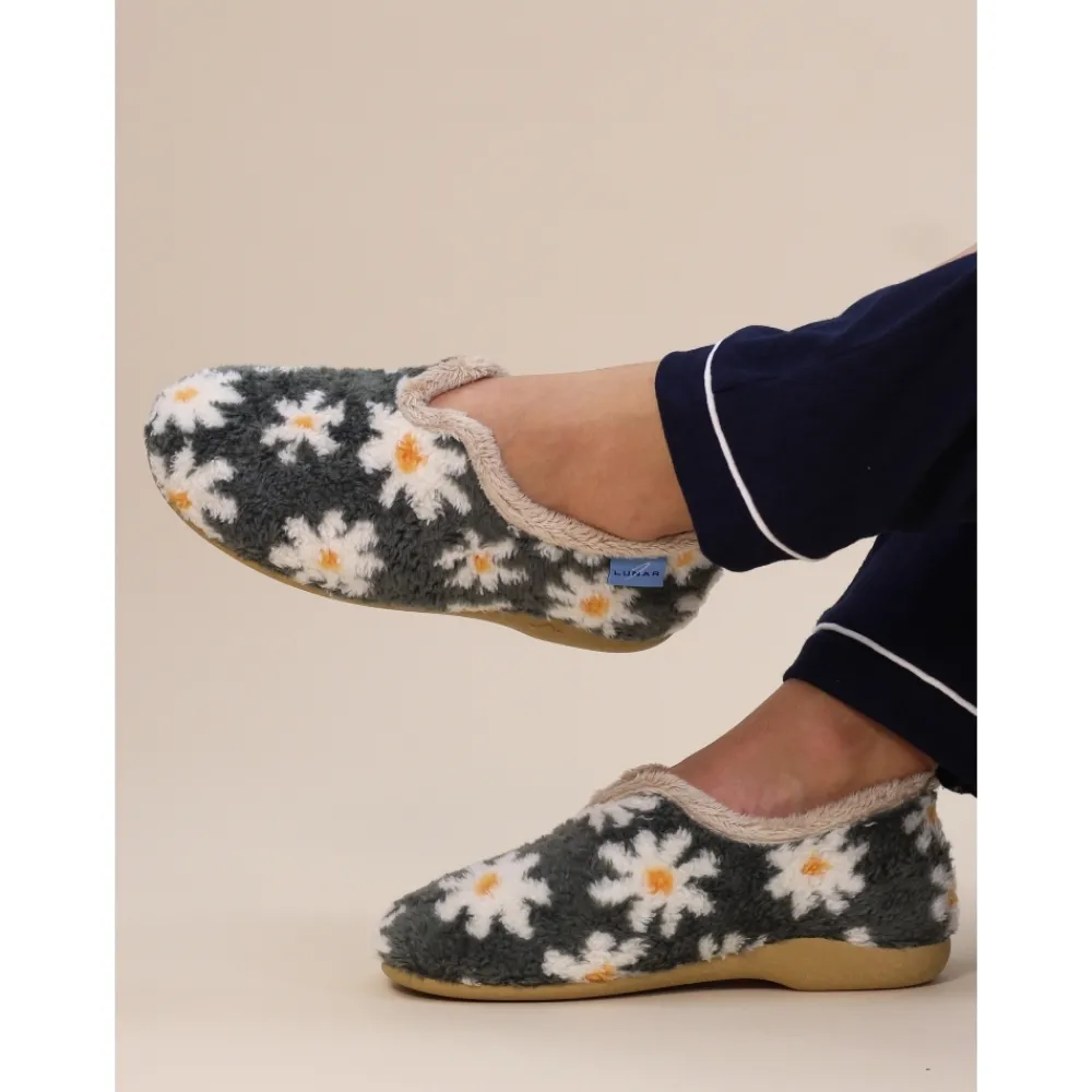 Moccasin-Lunar Shoes Daisy Grey Flower Slipper