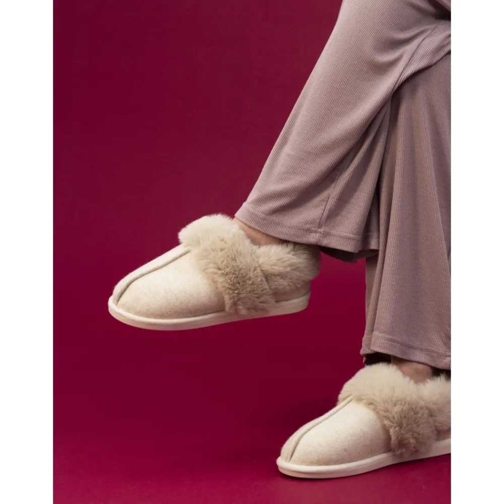 Gift Boxed Slippers | Boot-Lunar Shoes Ember II Beige Slipper