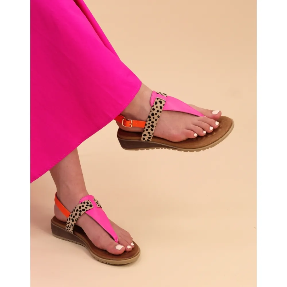 Toe Post | Wedges-Lunar Shoes Gina Fuchsia Sandal