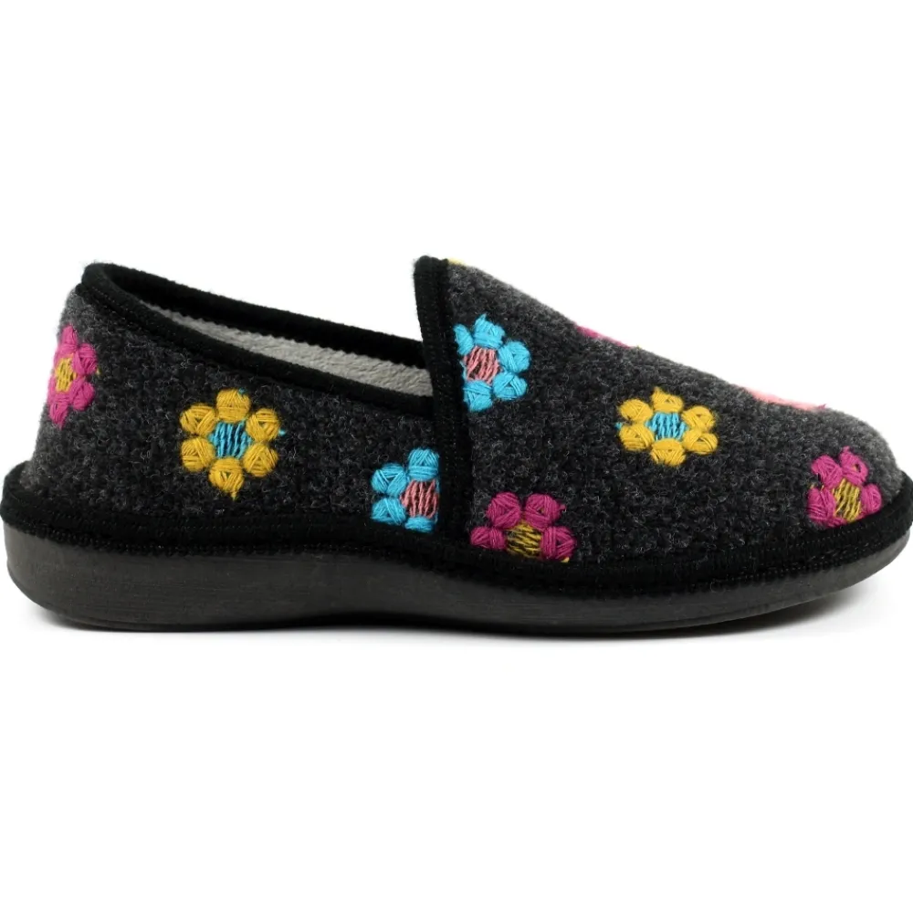 Slip-on-Lunar Shoes Sepal Black Slipper